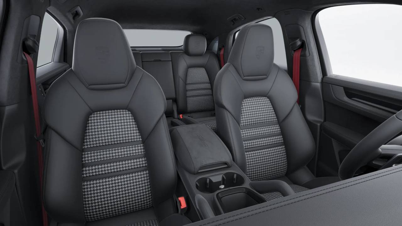 2026 Porsche Cayenne GTS Coupe photo 11