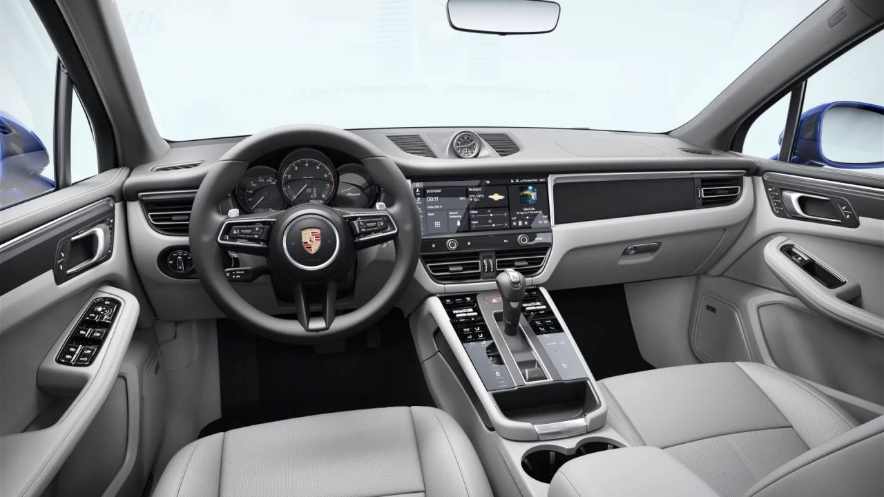 2026 Porsche Macan T photo 10