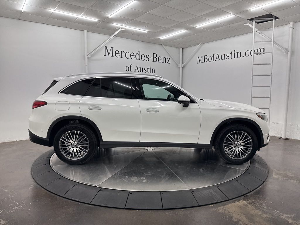 2026 Mercedes Benz GLC 300 photo 8