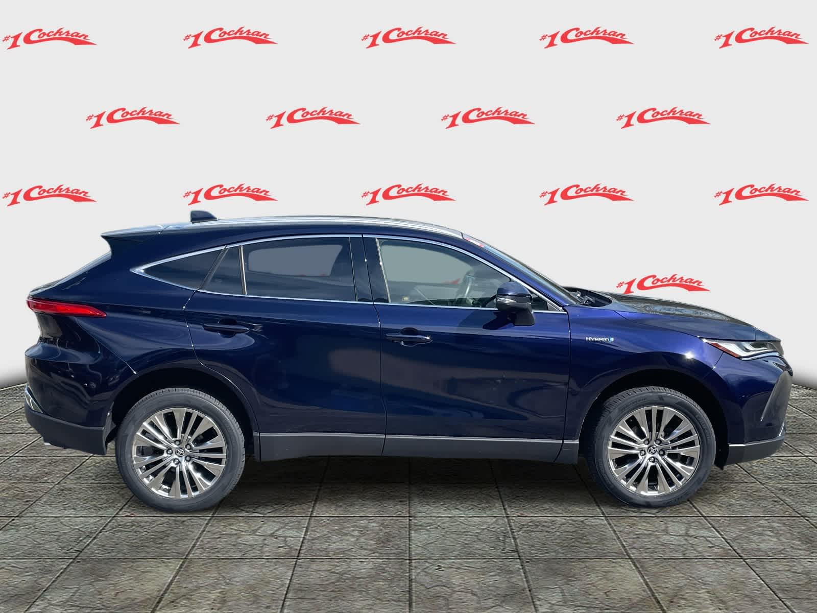 2021 Toyota Venza LE photo 2