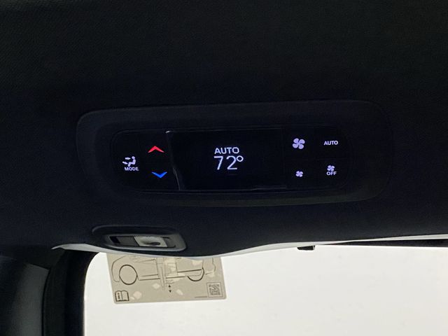 2025 Chrysler Pacifica photo 34