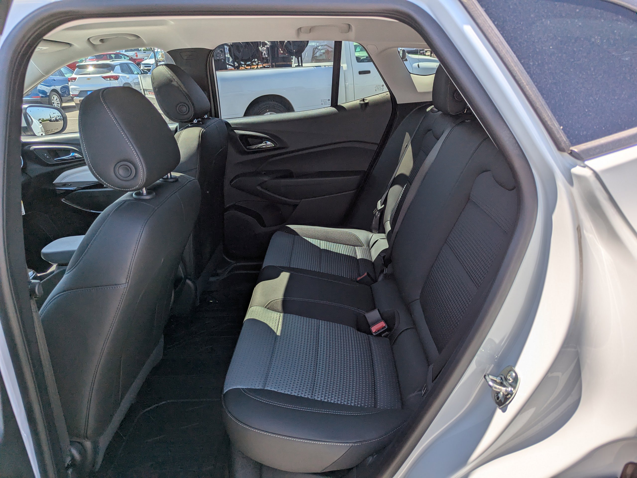 2025 Chevrolet Trax LT photo 27