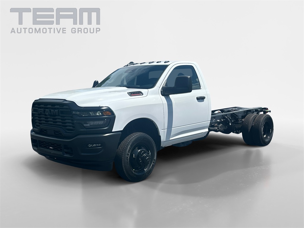 2025 Ram 3500 Tradesman photo 3