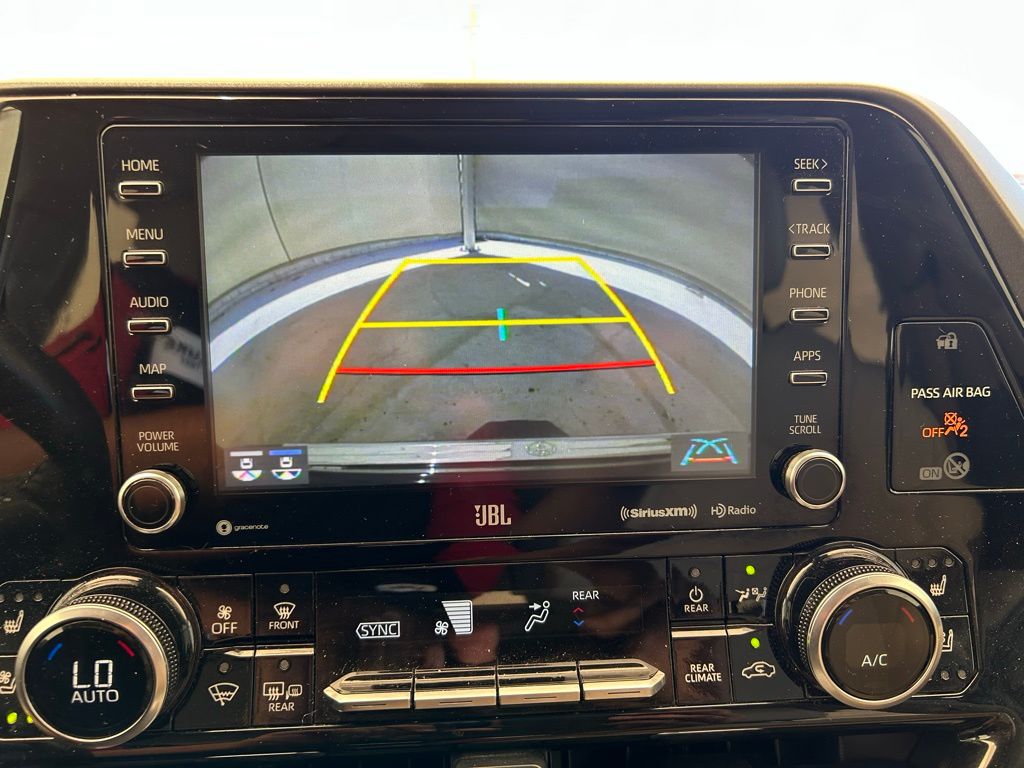 2021 Toyota Highlander Limited photo 6