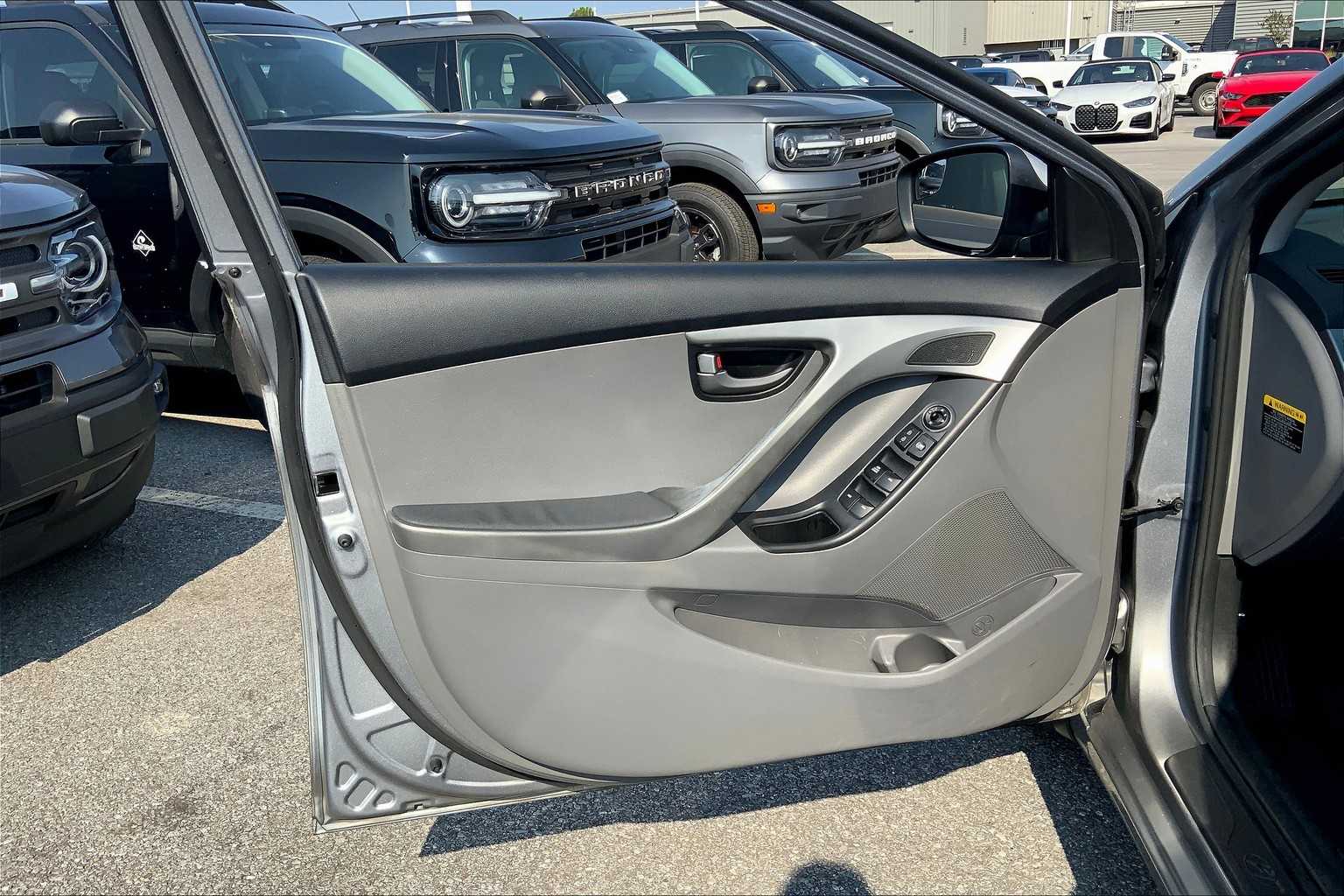 2014 Hyundai Elantra SE photo 20