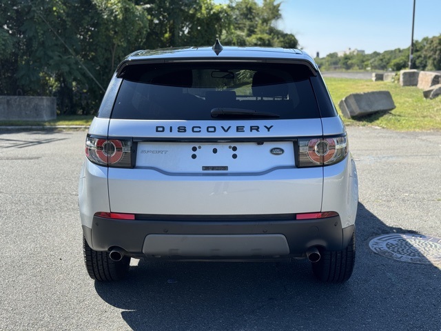 2017 Land Rover Discovery Sport SE photo 4