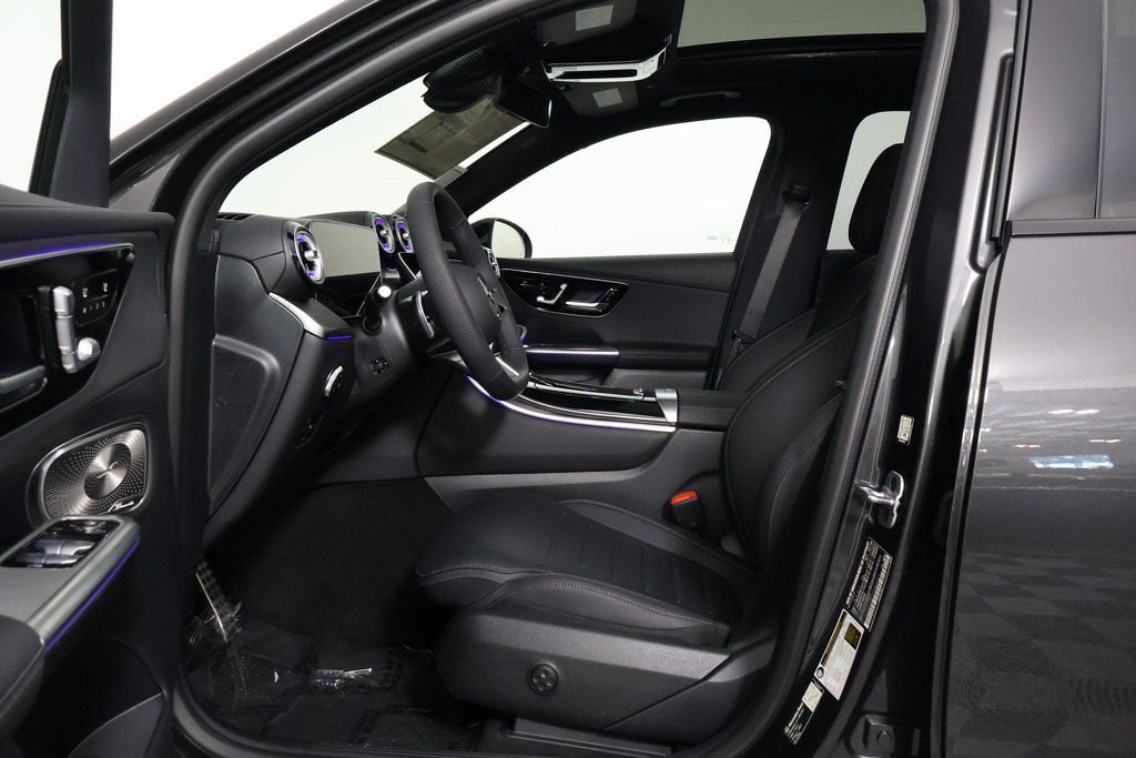 2026 Mercedes Benz GLC 300 photo 4
