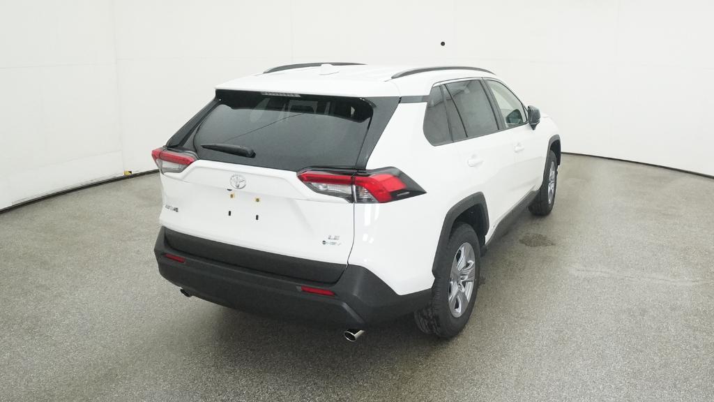 2025 Toyota RAV4 Hybrid LE photo 18