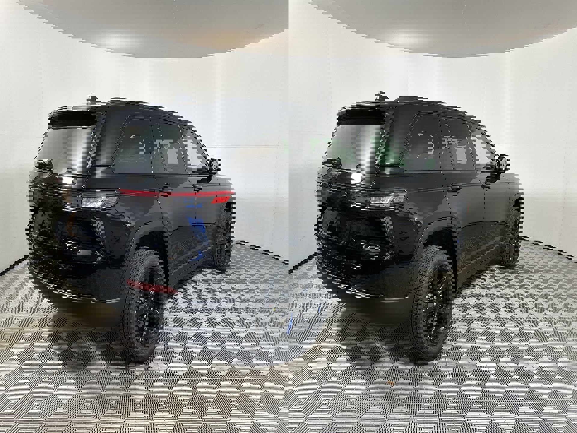 2025 Jeep Grand Cherokee Limited photo 8
