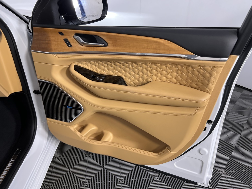 2024 Jeep Grand Cherokee L Summit Reserve photo 34