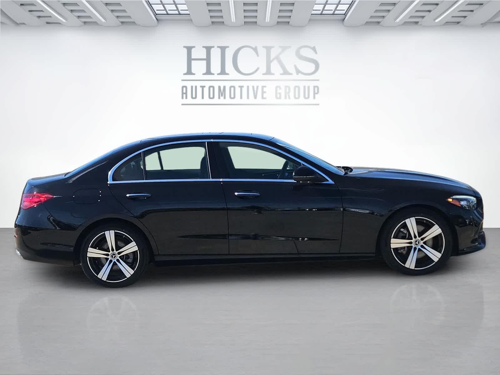 2025 Mercedes Benz C 300 Sedan photo 4