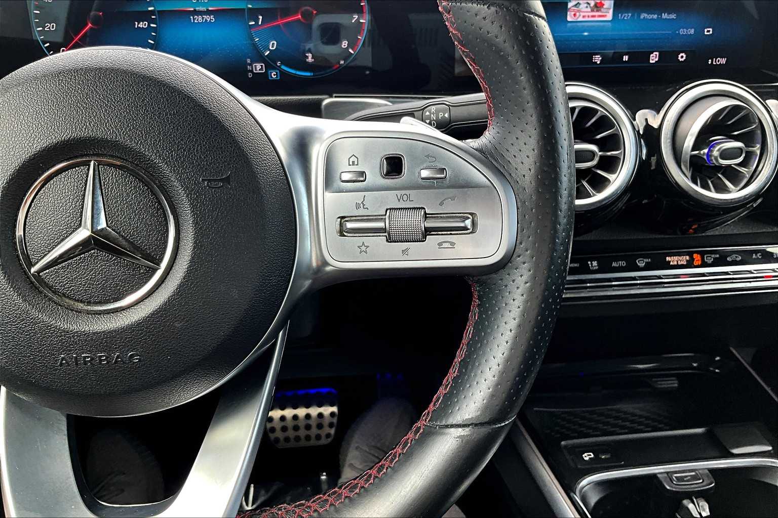 2020 Mercedes Benz GLB 250 photo 20