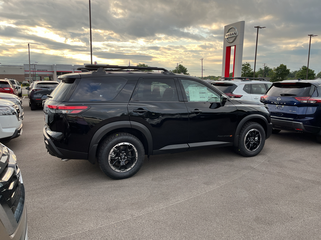 2025 Nissan Pathfinder Rock Creek photo 3