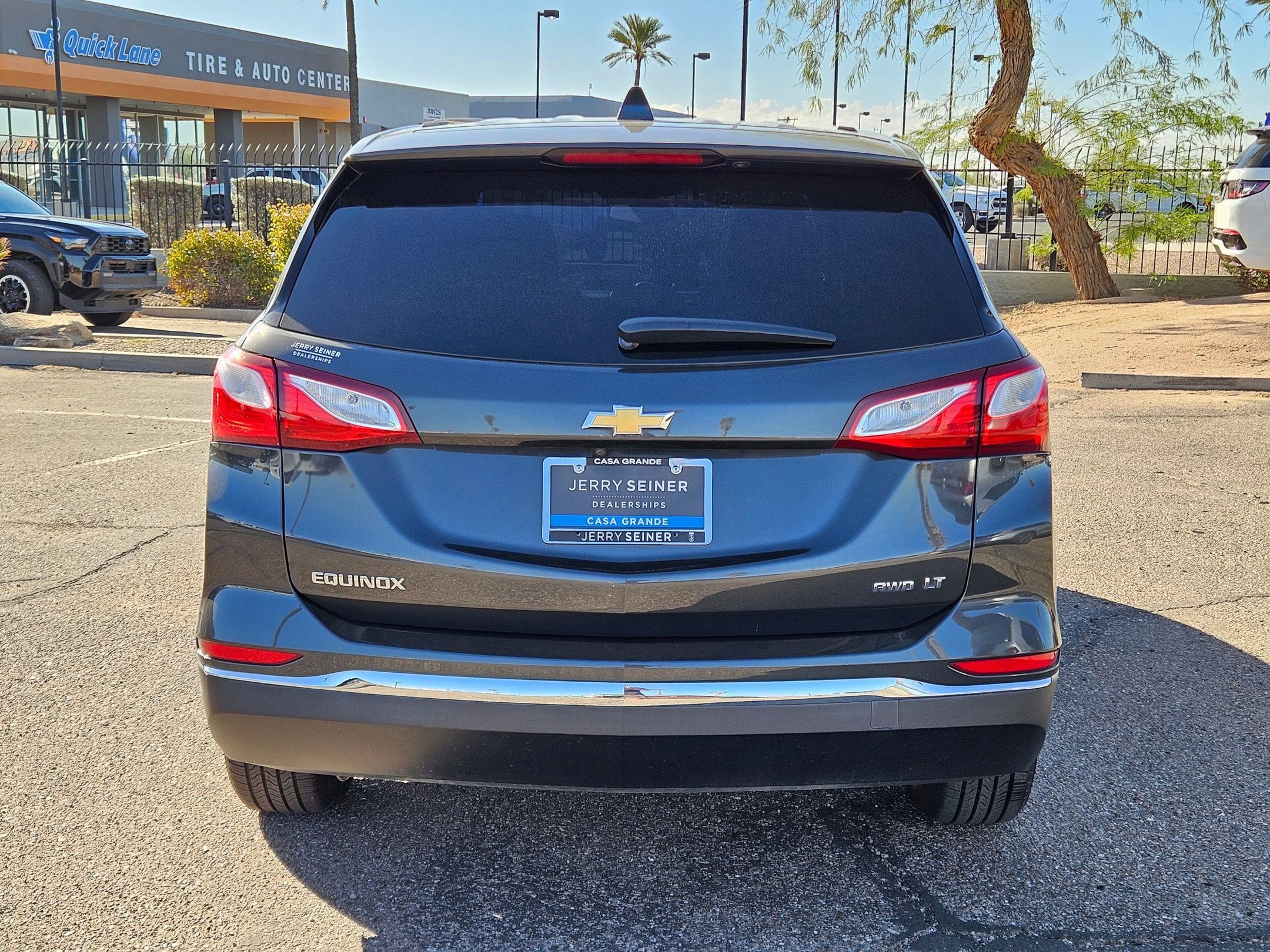 2018 Chevrolet Equinox LT photo 3