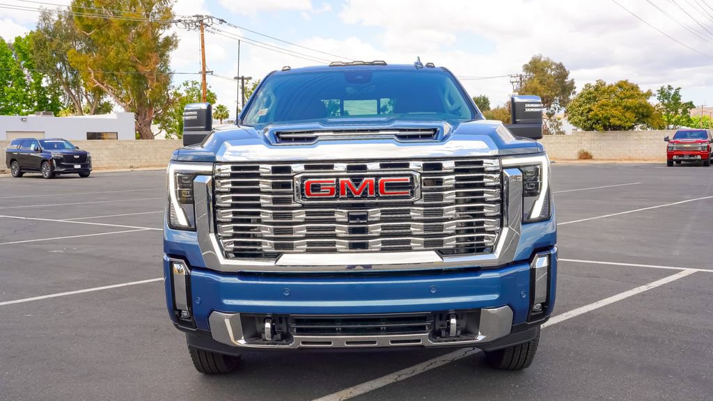 2026 Gmc Sierra 3500 HD Denali photo 4