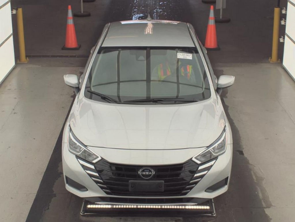 2024 Nissan Versa 1.6 SV photo 2