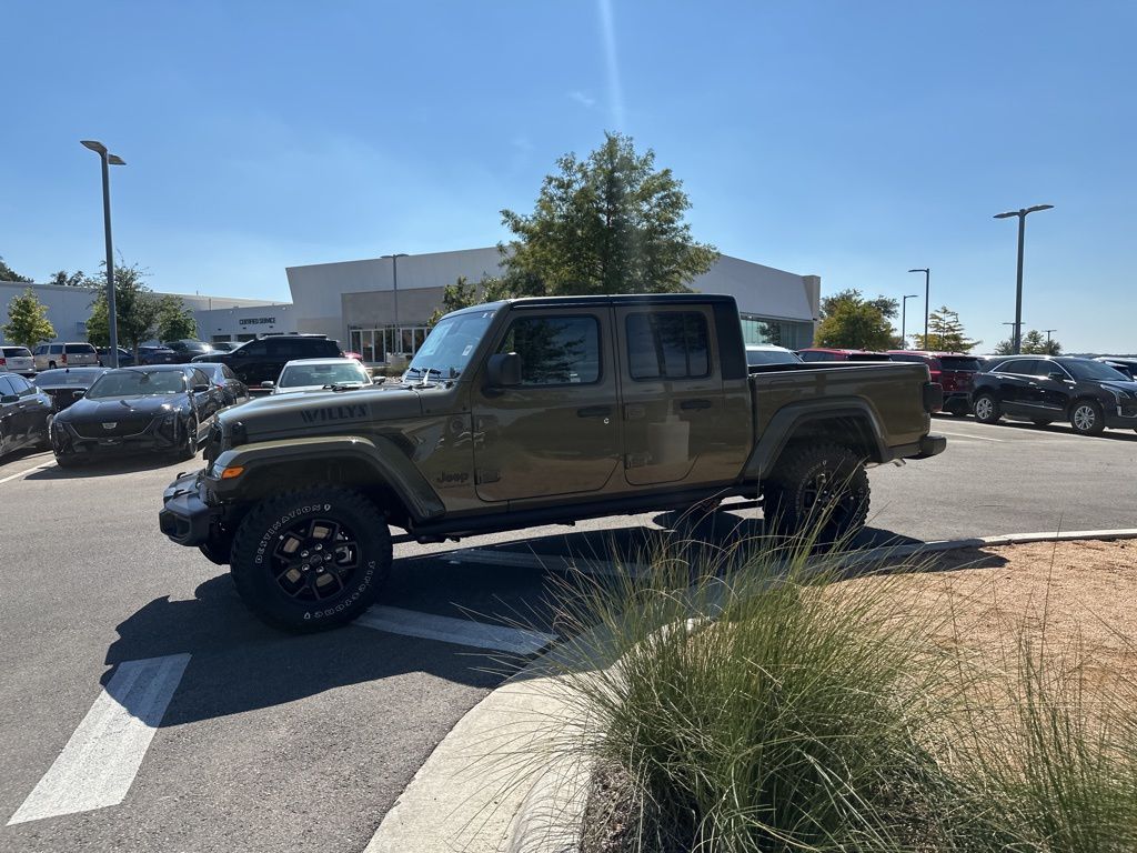 2025 Jeep Gladiator Willys photo 2