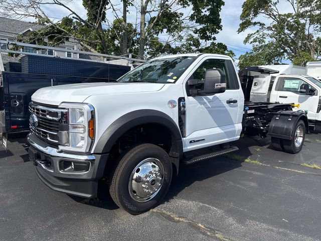 2025 Ford F-550 Super Duty Chassis Cab XL's photo