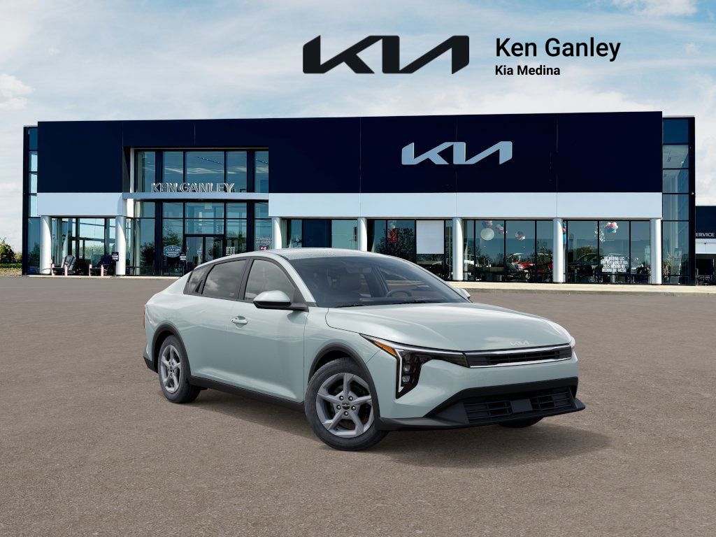 2025 Kia K4 LXS photo 6