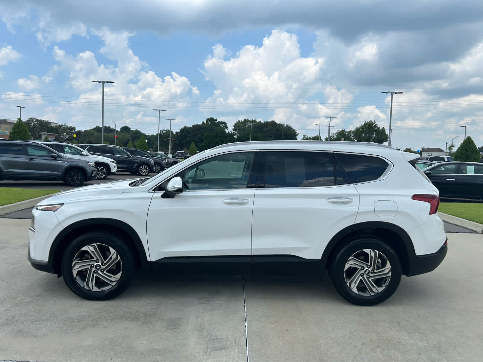 2023 Hyundai Santa Fe SEL photo 2