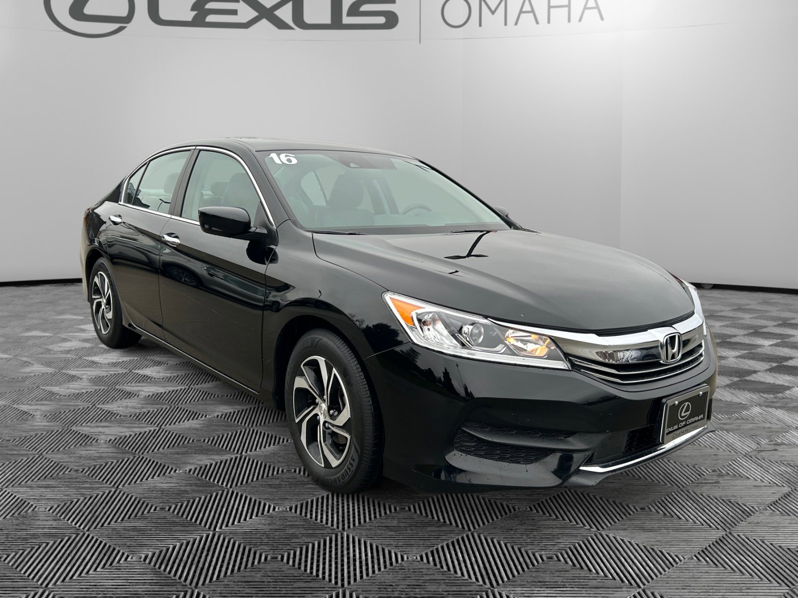2016 Honda Accord LX's photo