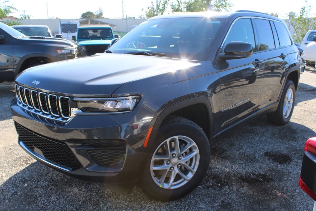 2025 Jeep Grand Cherokee Laredo's photo