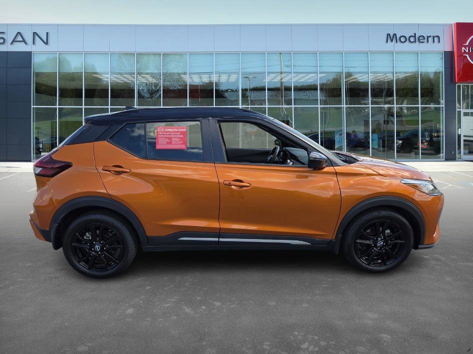 2023 Nissan Kicks SR photo 4