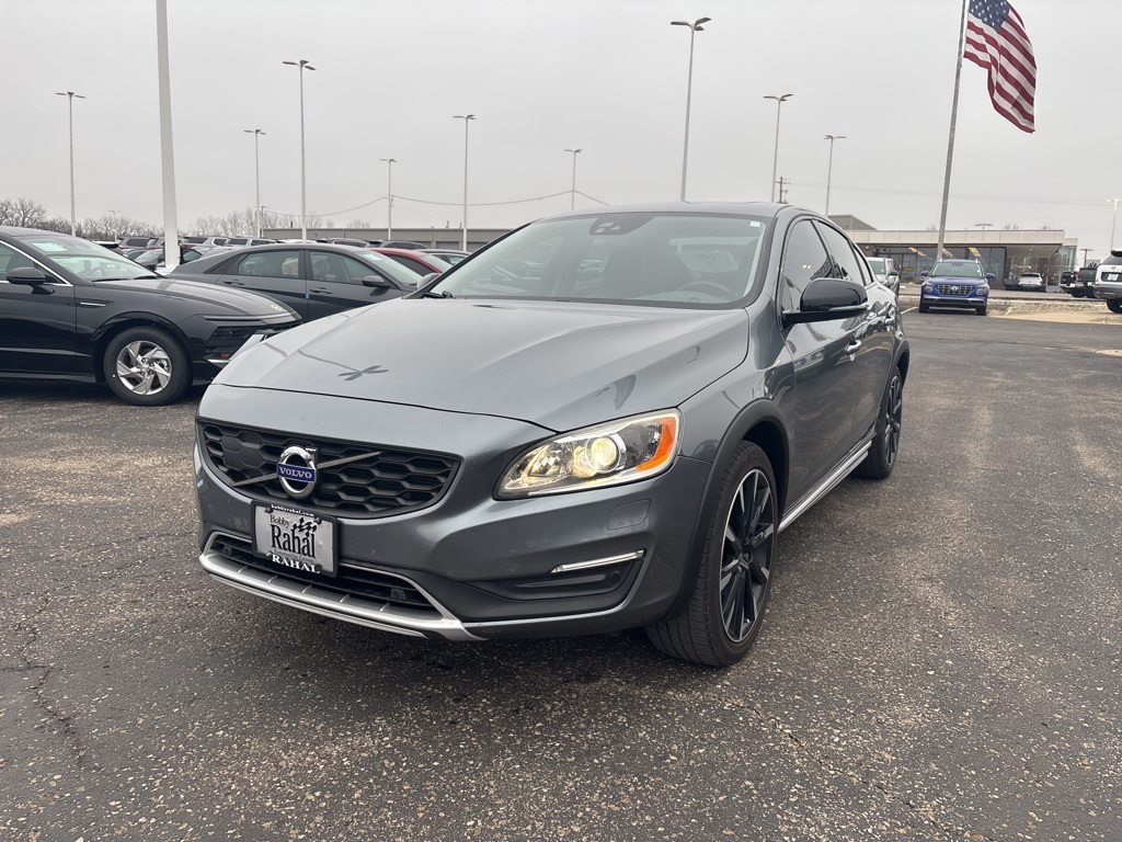 2018 Volvo S60 Platinum's photo