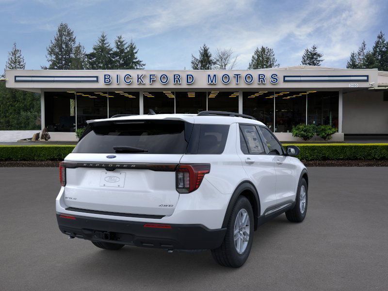 2025 Ford Explorer photo 6