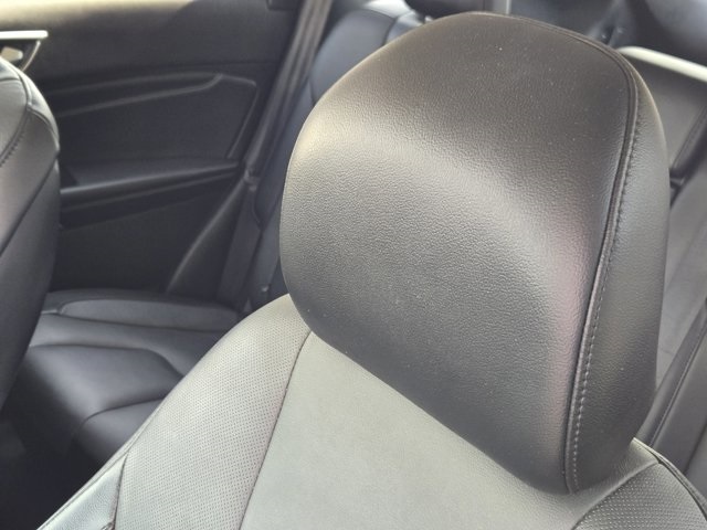 2018 Ford Edge Titanium photo 4