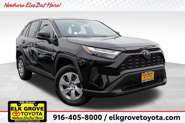 2025 Toyota RAV4 LE's photo