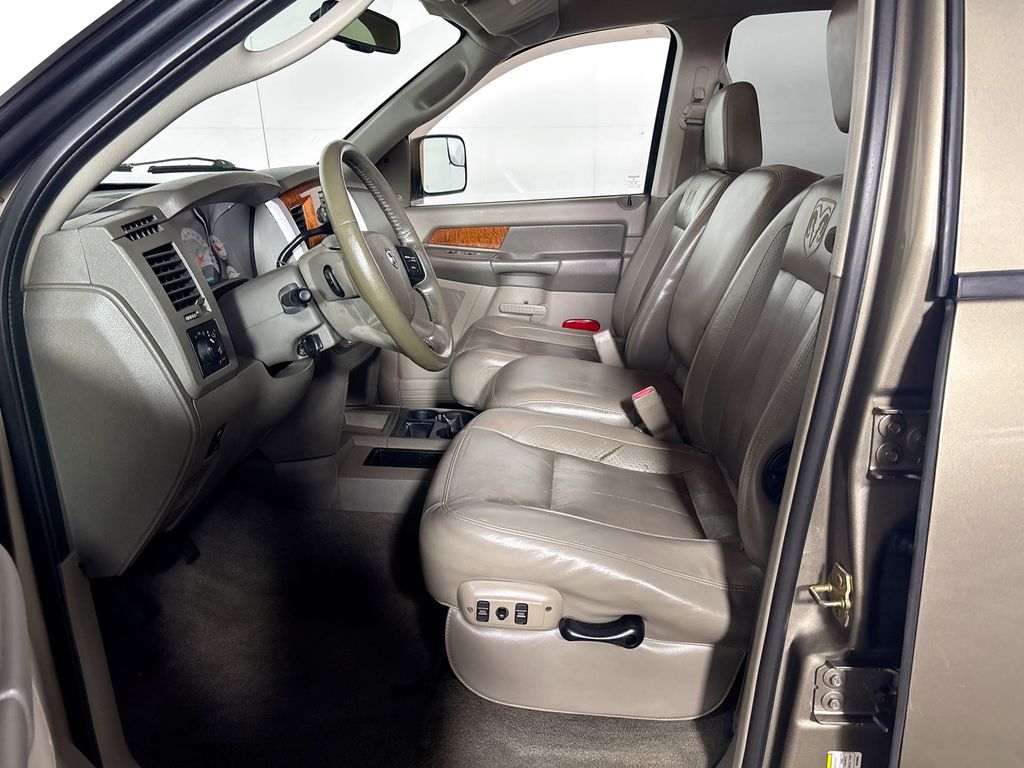 2006 Dodge Ram Laramie photo 9