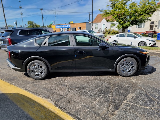 2025 Kia K4 LX photo 2