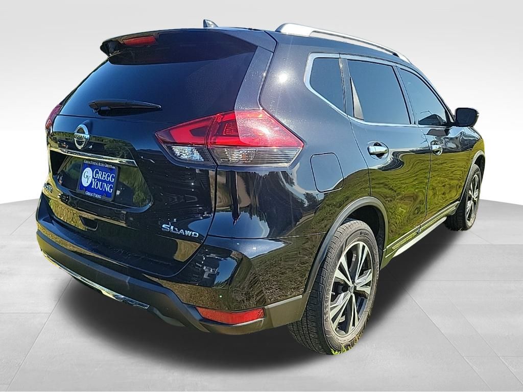 2018 Nissan Rogue SL photo 4
