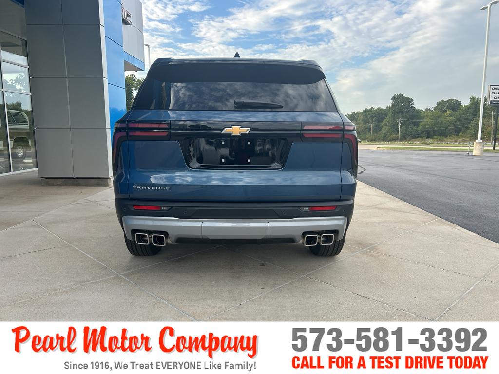 2026 Chevrolet Traverse photo 4