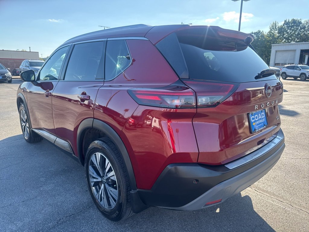 2022 Nissan Rogue SV photo 5