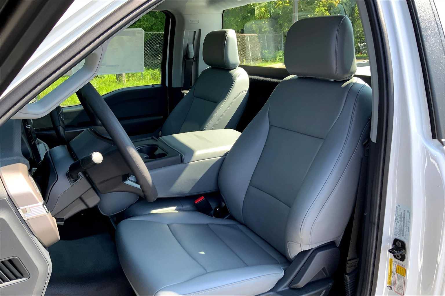 2025 Ford F-150 XL photo 8