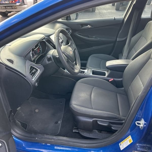 2018 Chevrolet Cruze LT photo 4