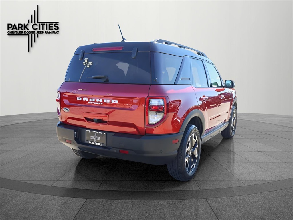 2022 Ford Bronco Sport Outer Banks photo 2