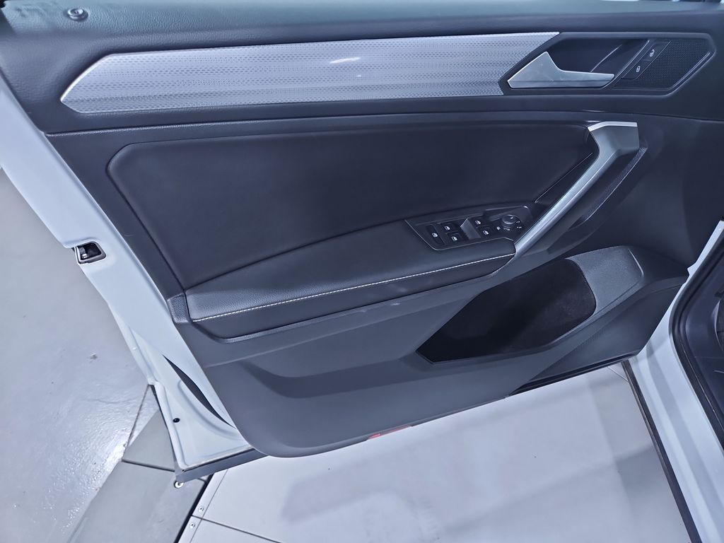 2023 Volkswagen Tiguan S photo 10