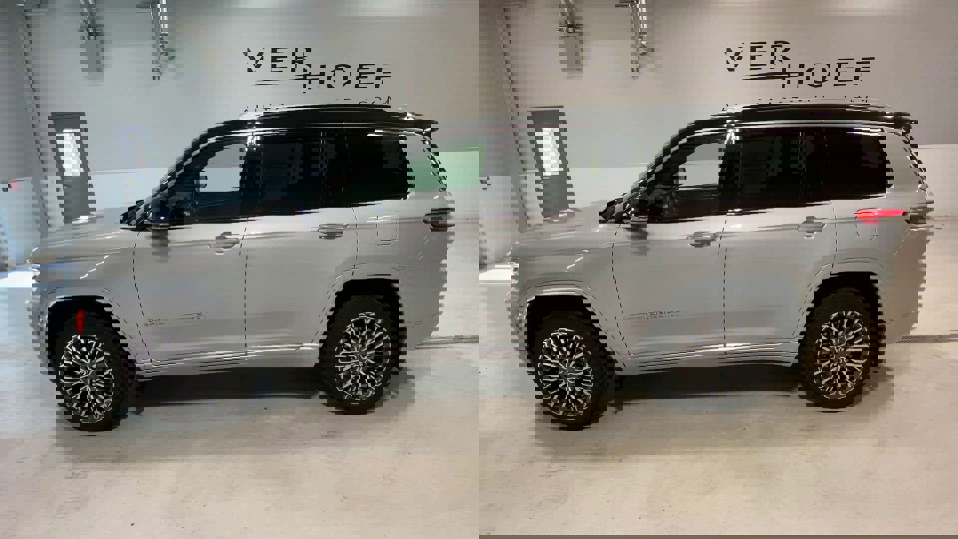 2022 Jeep Grand Cherokee L Summit Reserve photo 4