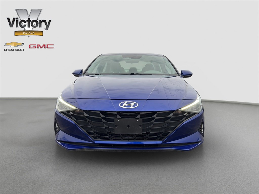 2022 Hyundai Elantra SEL photo 2