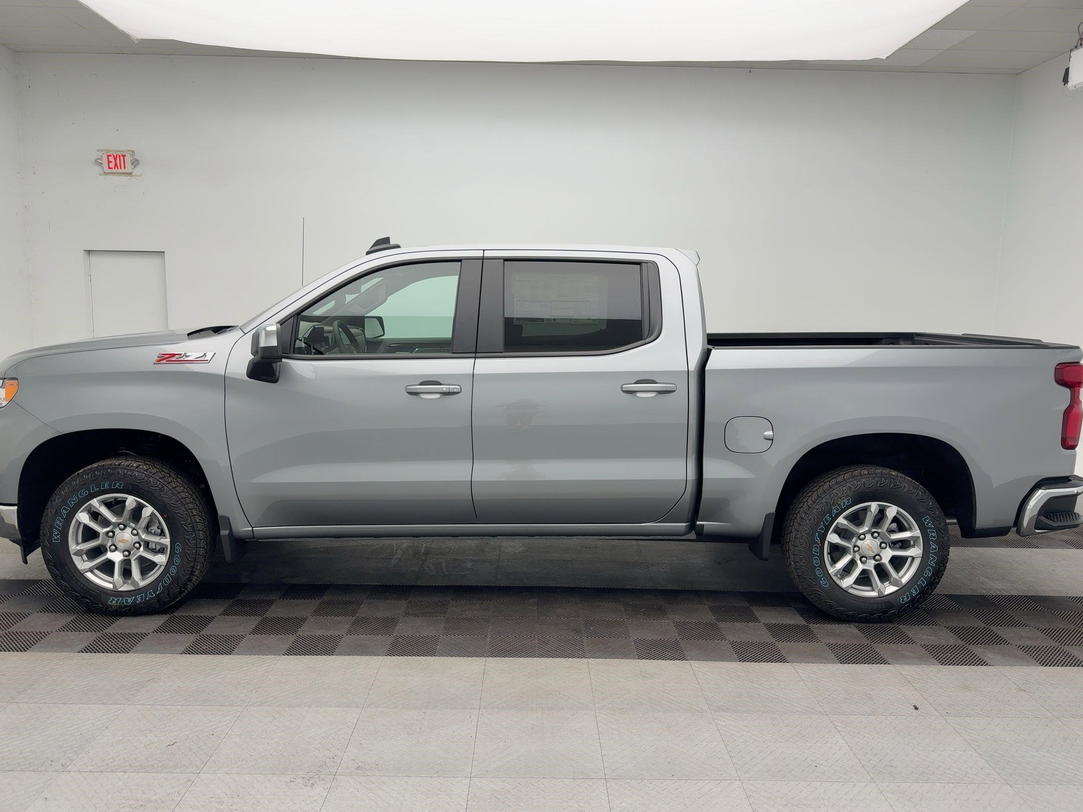2026 Chevrolet Silverado 1500 LT photo 2
