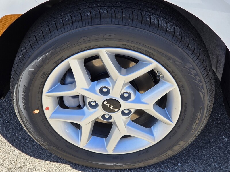 2025 Kia Soul LX S photo 4