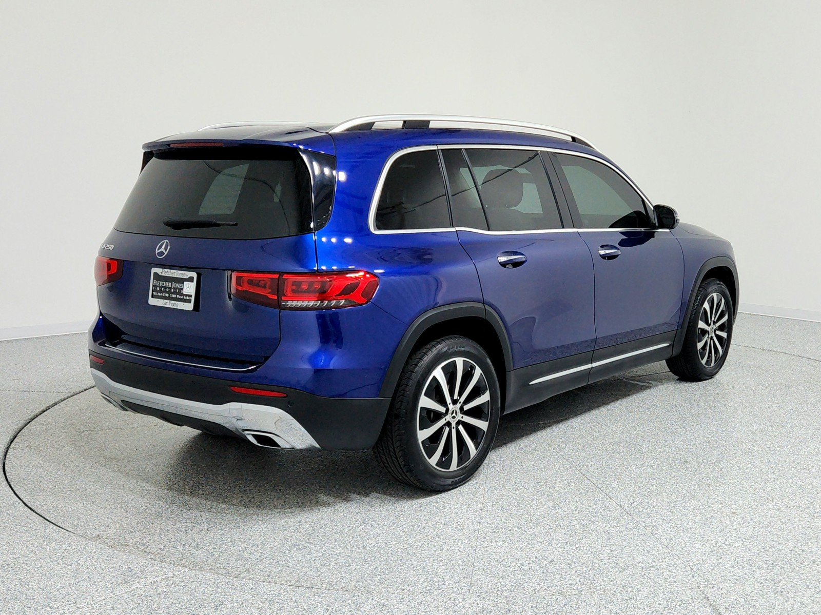 2022 Mercedes Benz GLB 250 photo 3