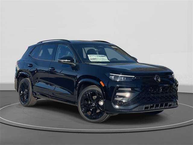 2026 Volkswagen Tiguan SE R-LINE BLACK's photo