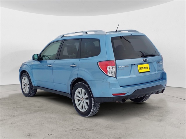 2012 Subaru Forester 2.5X Touring photo 2