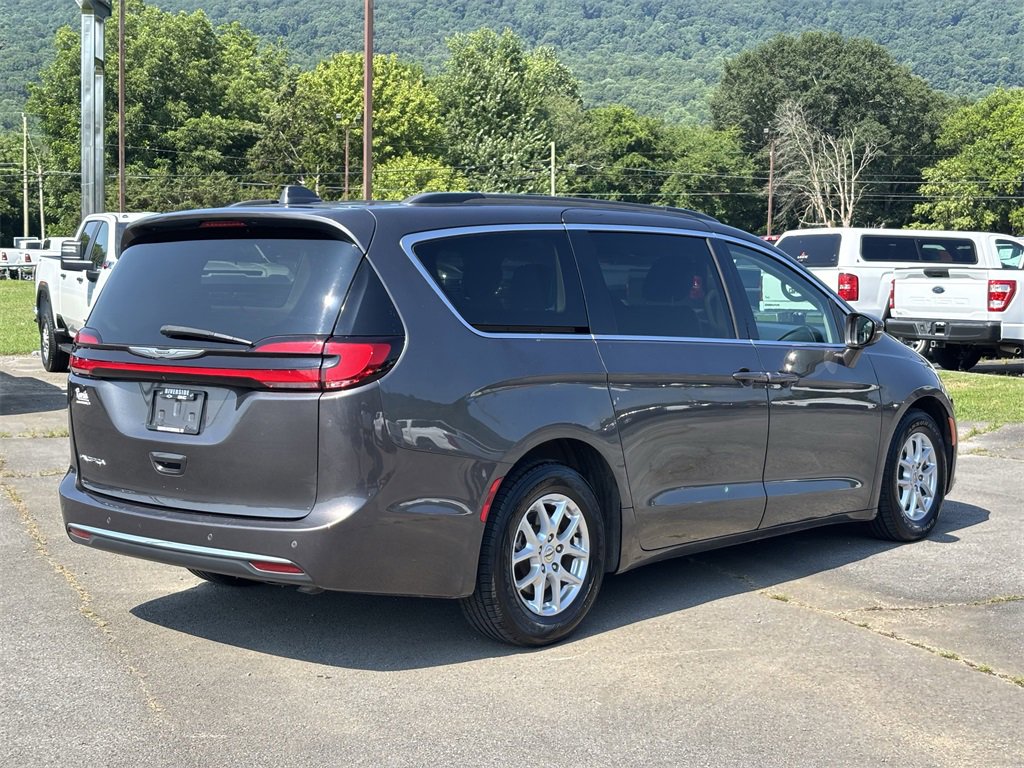 2022 Chrysler Pacifica Touring L photo 7