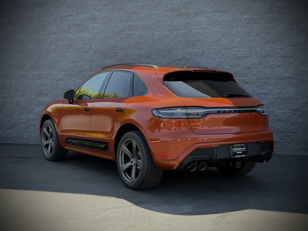 2025 Porsche Macan T photo 3