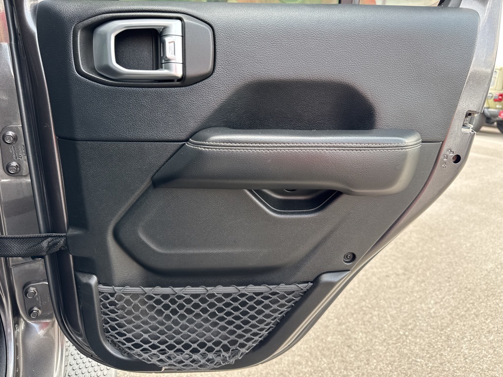 2018 Jeep Wrangler Unlimited Sahara photo 18